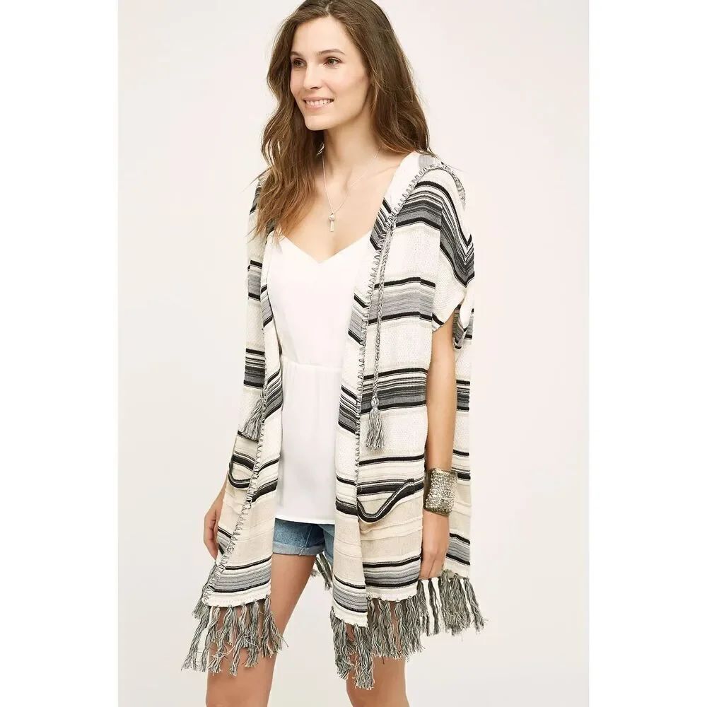 Womens Moth by Anthropologie Calexico Fringe Woven Hooded Tassel  Poncho Sz XS/S